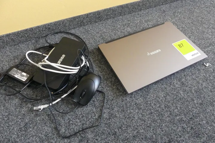 exone Notebook mit Zubehör